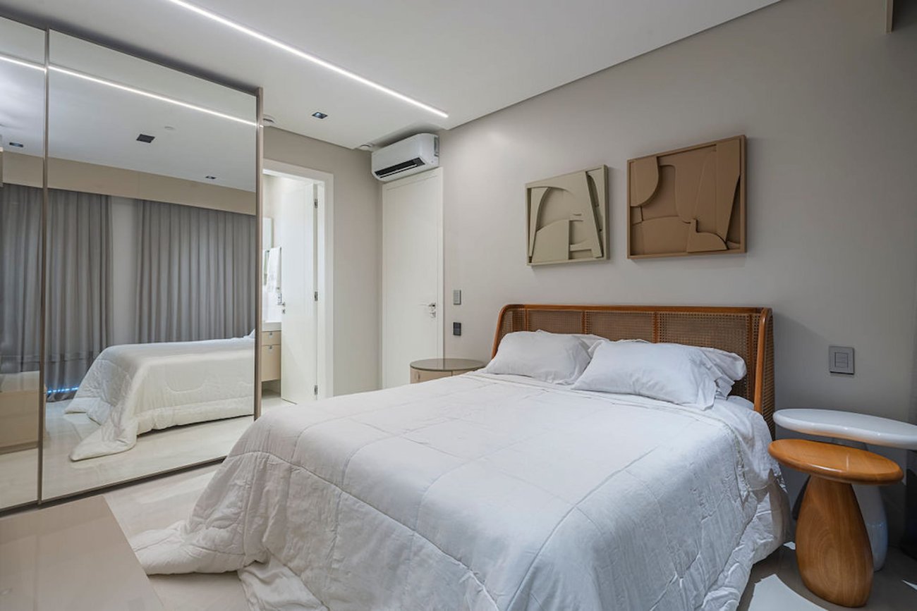 O imóvel conta ainda com aquecedores de passagem e desumidificadores.<br><br>Projeto: Arkhe Arquitetura e Engenharia<br>Execução: Tremondi Arquitetura e Engenharia<br>